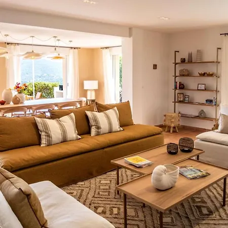 Villa Mimosa, Climatisee Avec Piscine Et Vue Pour 10 Personnes A *