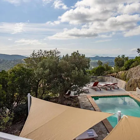 Mimosa, Climatisee Avec Piscine Et Vue Pour 10 Personnes A Villa La Londe-les-Maures